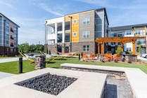 Signature-Hartwell-Village-Off-Campus-Apartments-Near-Clemson-University-Fire-Pit-and-Hammock-Garden